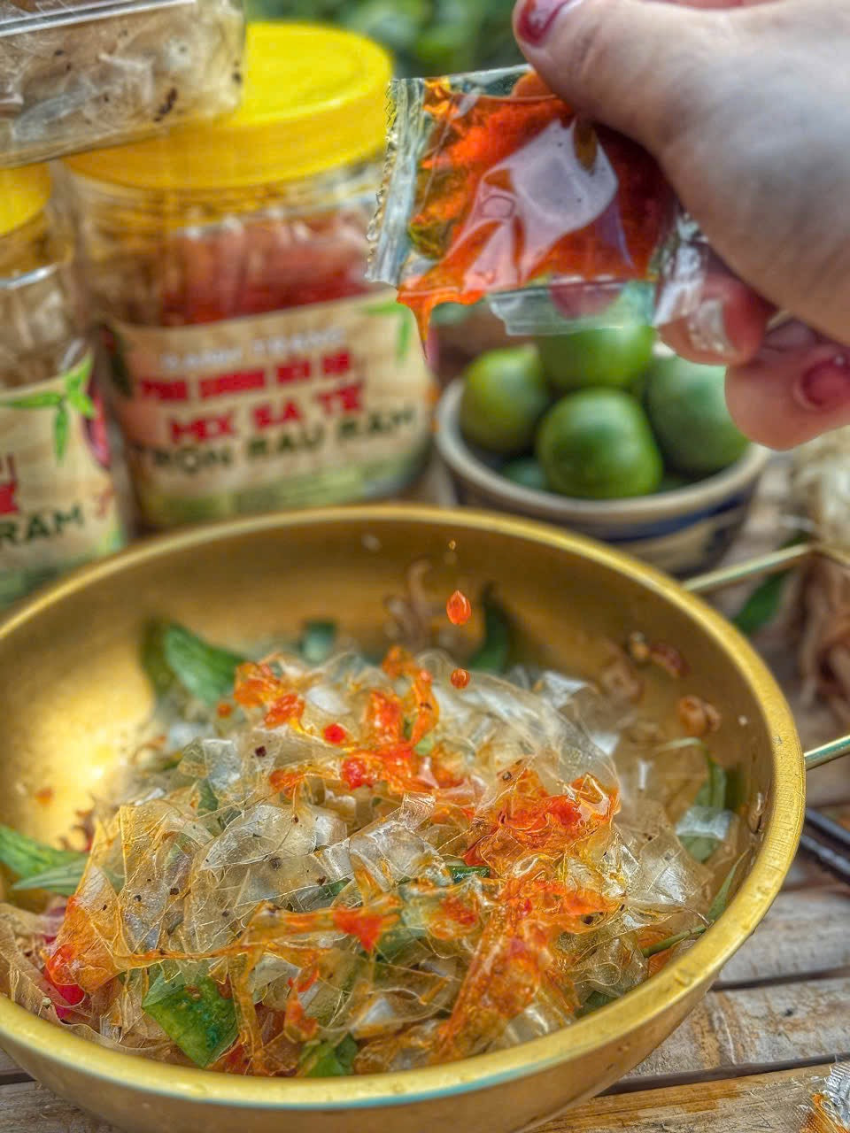 Dẻo Sợi Sate Rau Răm Hũ